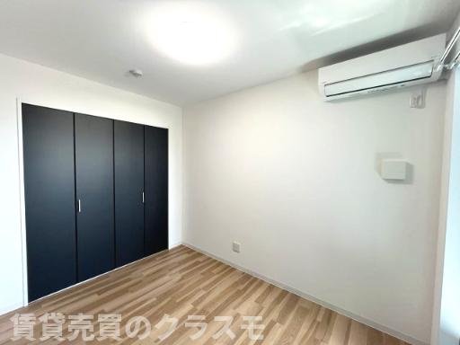 ディアコート高柳の洋室|階数により床の色に違いがあります