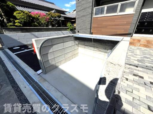 ディアコート高柳の駐車場