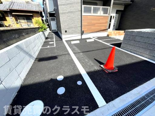 ディアコート高柳の駐車場