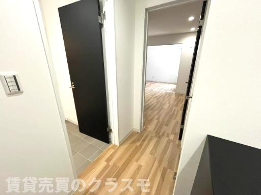 ディアコート高柳の内装|階数により床の色に違いがあります