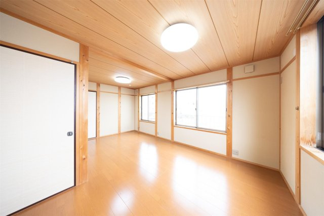 門田本町戸建の居間・リビング