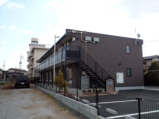 レオネクストクローバーガーデンの外観