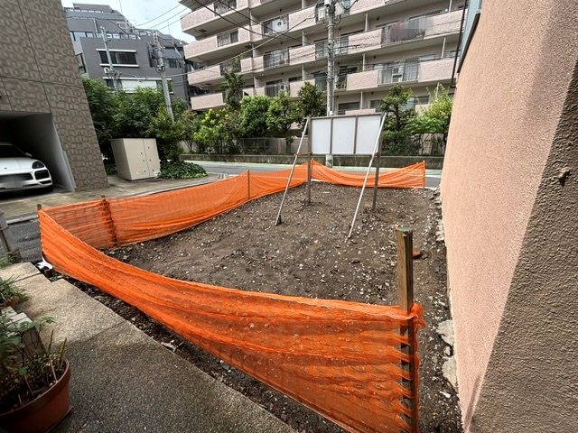 角地で開放感があります。