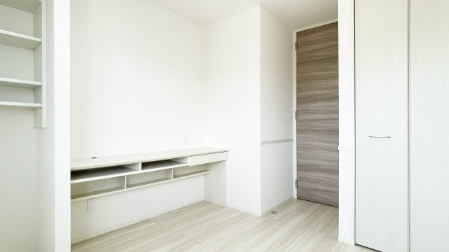 徳島市八万町法花のアパートの居間・リビング