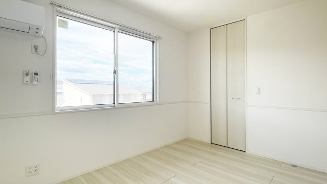 徳島市八万町法花のアパートの居間・リビング