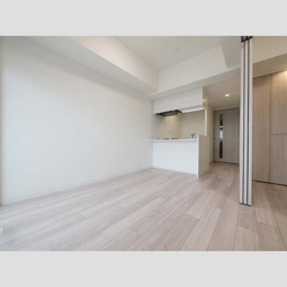 仕切りを開けて広いお部屋としても使えます♪