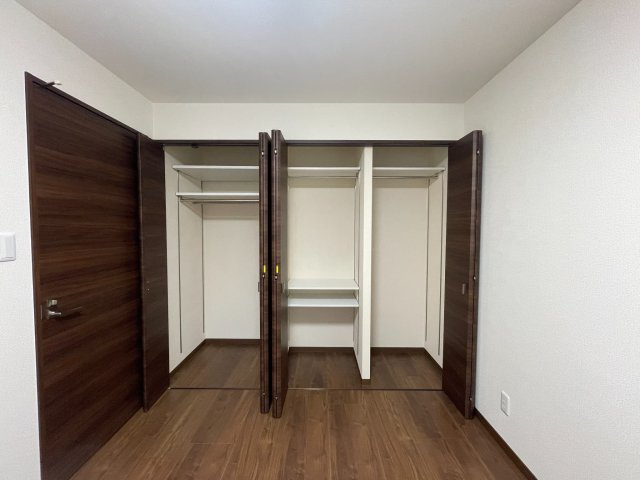 ロイヤルガーデン伊福町 の収納