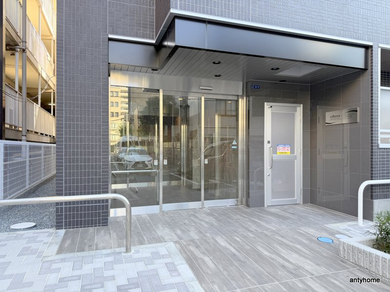 リベラ千林大宮　仲介手数料無料のエントランス