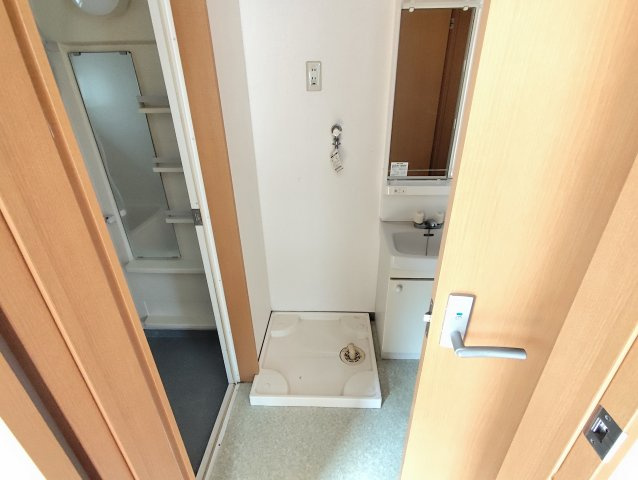 葛飾区新小岩３丁目のアパートの洗面所