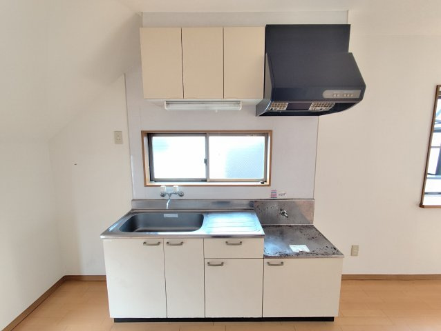葛飾区新小岩３丁目のアパートのキッチン
