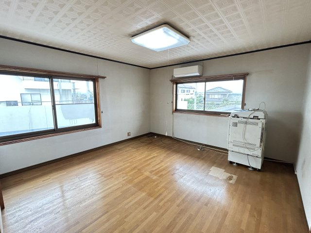 阿南市那賀川町色ケ島民養　中古戸建の洋室