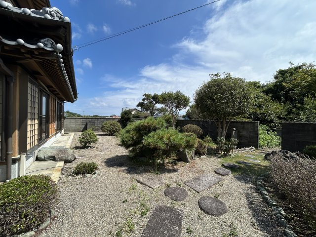 阿南市那賀川町色ケ島民養　中古戸建の庭