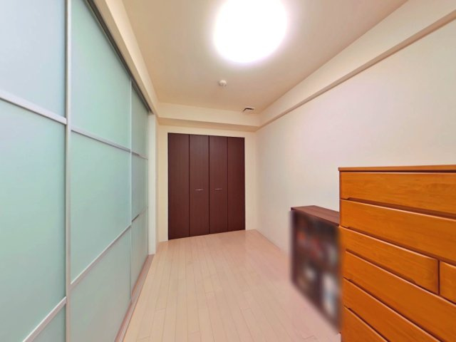 アルファライフ岡大医学部前Ⅱの洋室|収納力豊富なクローゼット付き♪