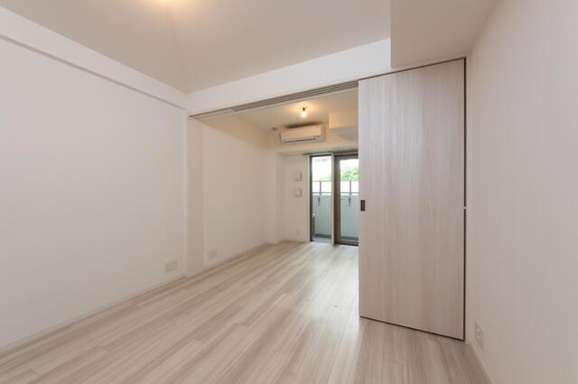 【居間・リビング】 | ※写真は同タイプ住戸です。