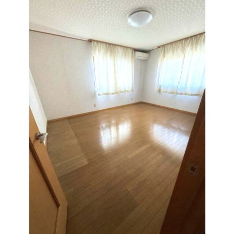 岩波戸建ての洋室