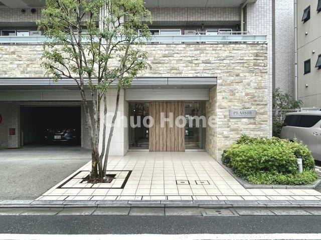 プレジール尾久ステーションマークスのエントランス|【エントランス】マンションのエントランスは、その物件の印象を決める、顔とも言える場所です。毎日通る場所ですからきれいなのが一番です。