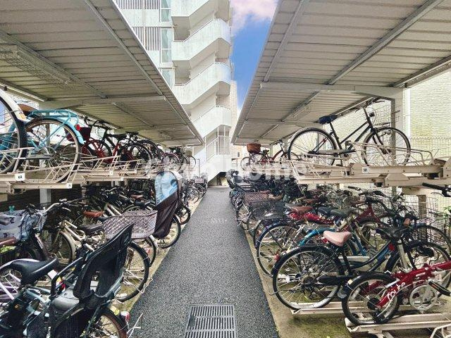 プレジール尾久ステーションマークスの駐輪場|【自転車置き場】最新の空き状況や費用などの詳細は担当スタッフまでお問い合わせください。