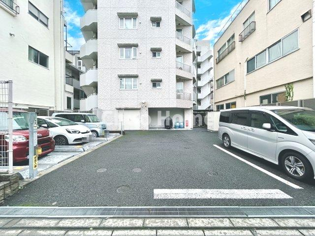プレジール尾久ステーションマークスの駐車場|【敷地内駐車場】最新の空き状況や費用などの詳細は担当スタッフまでお問い合わせください。