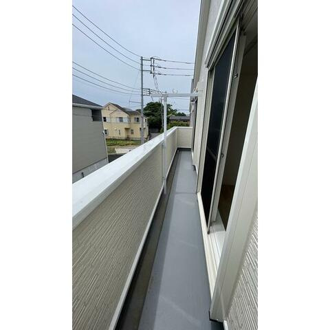 茅ヶ崎市円蔵の一戸建てのバルコニー