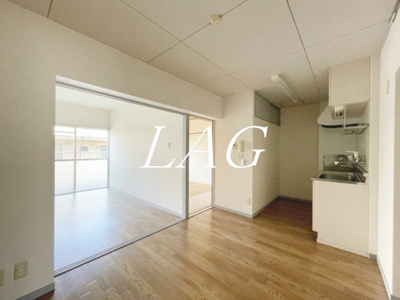 【居間・リビング】 | 春日グリーンハイツ | 洋室のお部屋です。