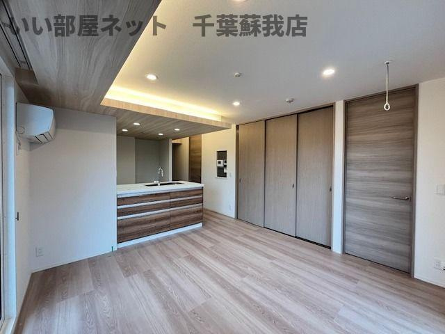 Luminousの居間・リビング|こちらのリビングで趣味の時間をお楽しみください