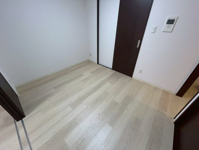 サムティ難波グレイスの洋室