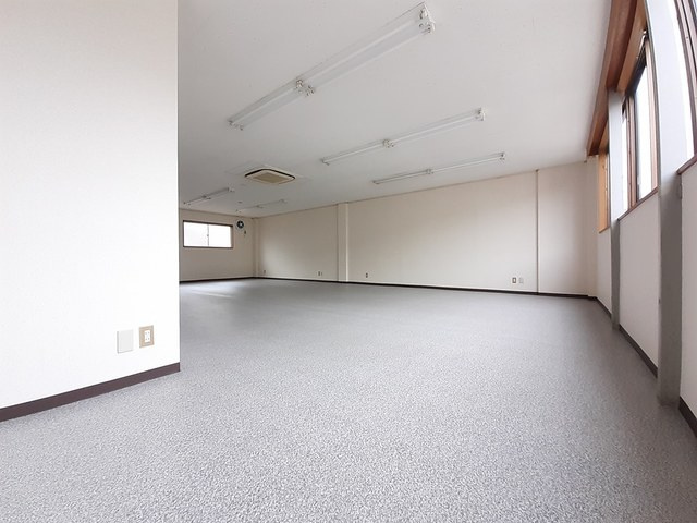 神爪１丁目倉庫付事務所Ａの内装