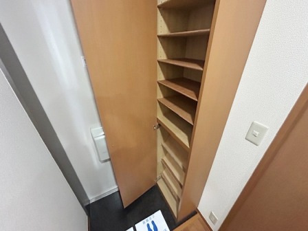 メゾンリョウの玄関|※別部屋写真