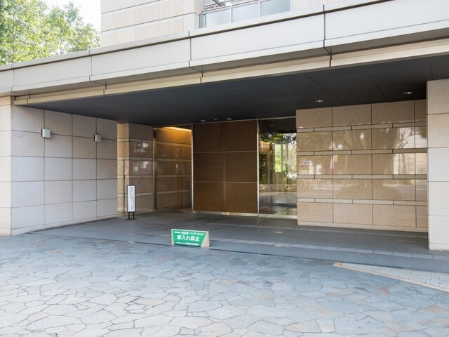 グランドメゾン三軒茶屋の杜のエントランス|グランドメゾン三軒茶屋の杜：ペット飼育可能なマンションです！