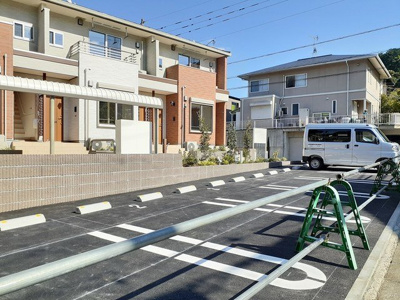 【駐車場】 | セレ－ノ柏原 | 駐車スペースもあります