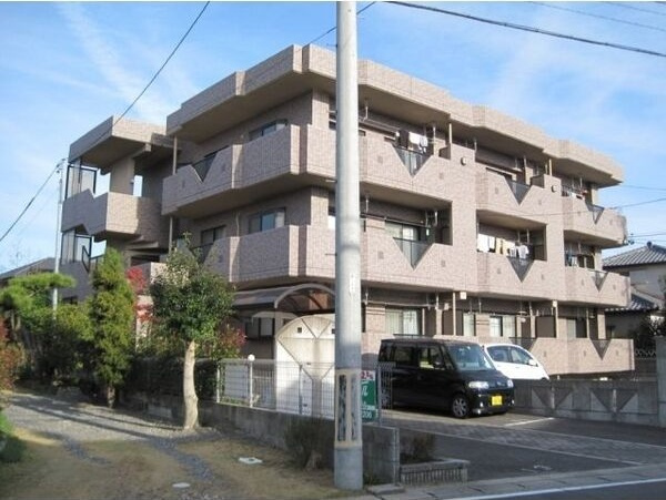 ルミエール成田の外観