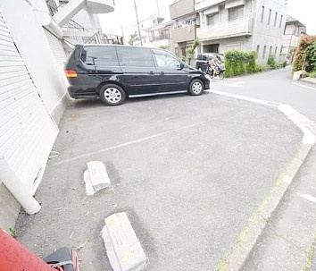 サンライズ関道の駐車場