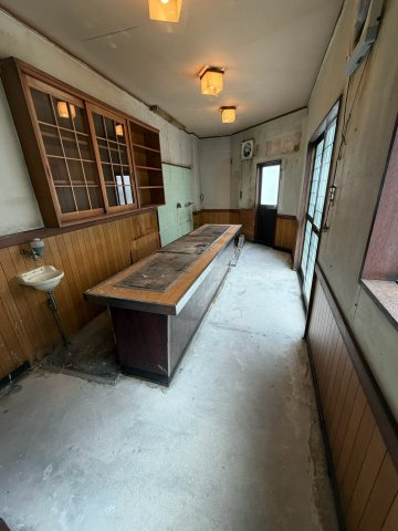 黒原旭町店舗付住宅の内装