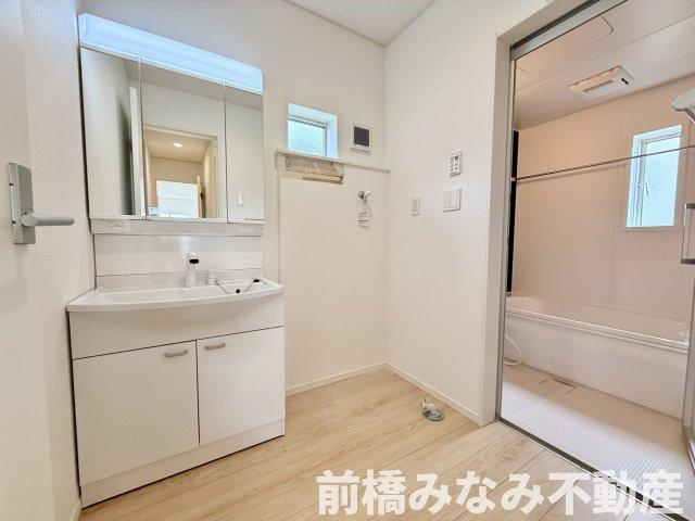 【新築平屋】高崎市足門町第9　１号棟(全２棟)　クレイドルガーデン　新築建売分譲の独立洗面台|独立洗面化粧台付き