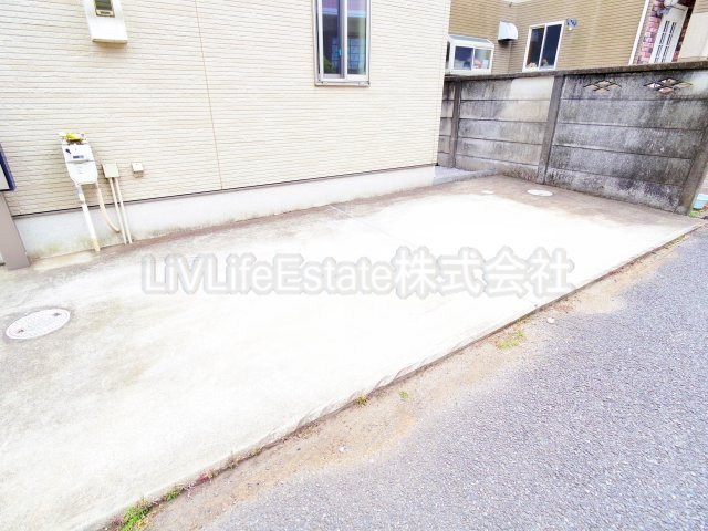 ひばりが丘戸建　B棟の駐車場