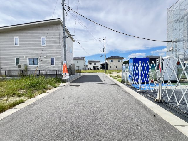 売土地　北葛城郡広陵町大字三吉の前面道路含む現地写真