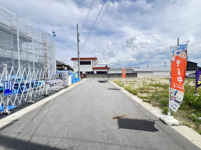 売土地　北葛城郡広陵町大字三吉の前面道路含む現地写真