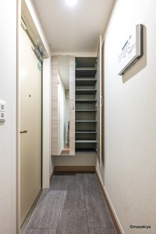 グランスクエア　Ⅲ番館の玄関