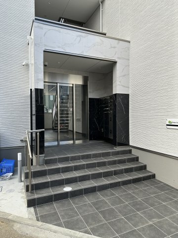 ピースコート登戸Ⅳのエントランス