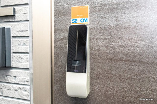 リヴェール中御所　Cのエントランス