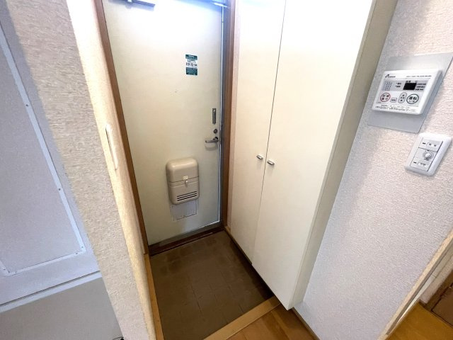 シティハイム　シャルールⅡの玄関