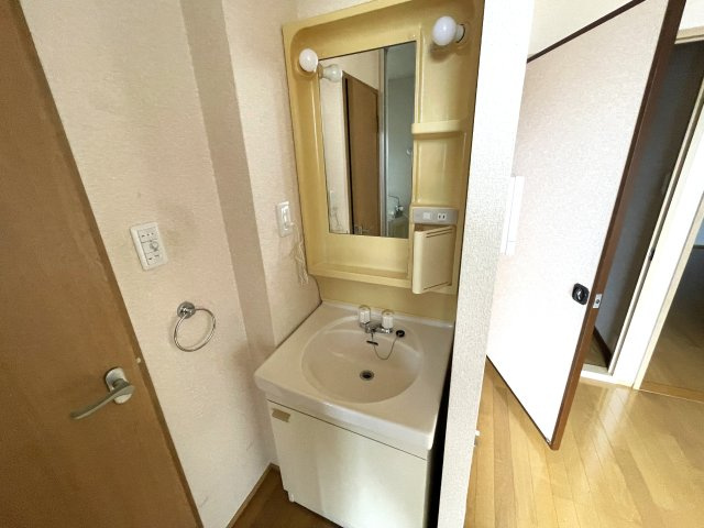 シティハイム　シャルールⅡの独立洗面台