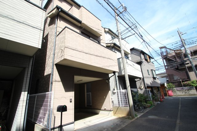 二子一丁目貸家の外観