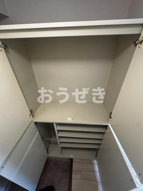 ダイアパレス浅草第二の収納|玄関収納
