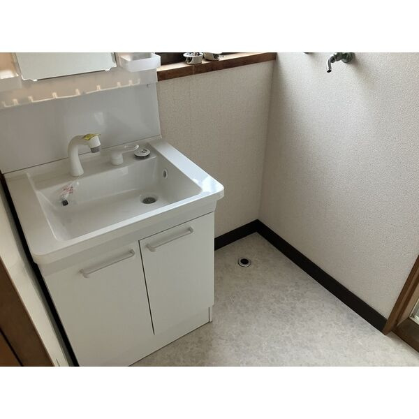 半田市亀崎戸建の洗面所
