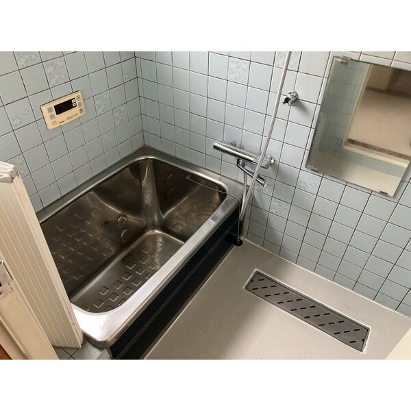 半田市亀崎戸建の浴室