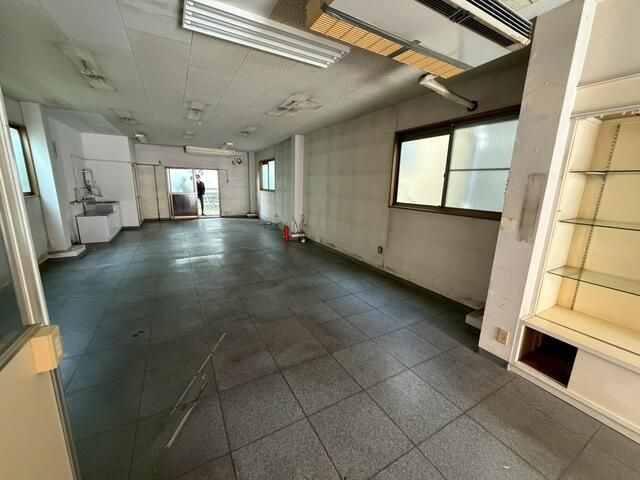 流山市平和台４丁目の店舗事務所の内装
