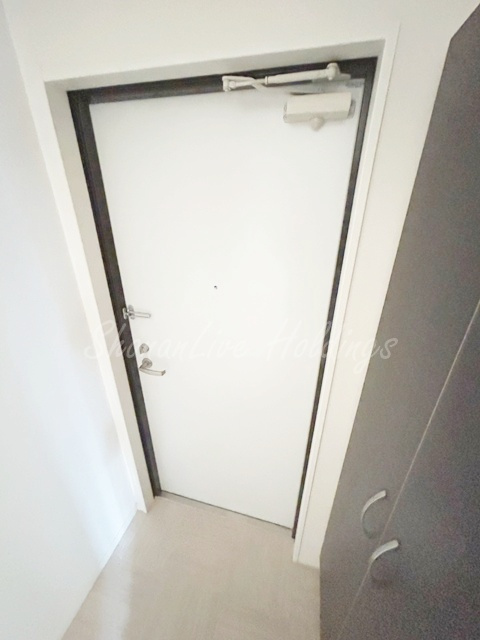 鎌倉市長谷２丁目のアパートの玄関