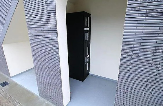 柏市南柏２丁目の賃貸マンションのエントランス