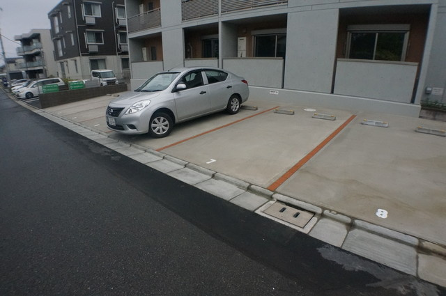 さくらメゾンの駐車場